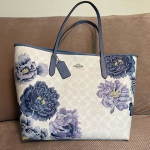 COACH leather shoulder bag